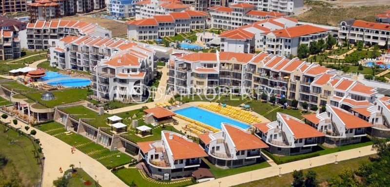 ОТСТЪПКА! Двустаен апартамент 64 м² с морска гледка, гледка към басейна и двора — мебелиран