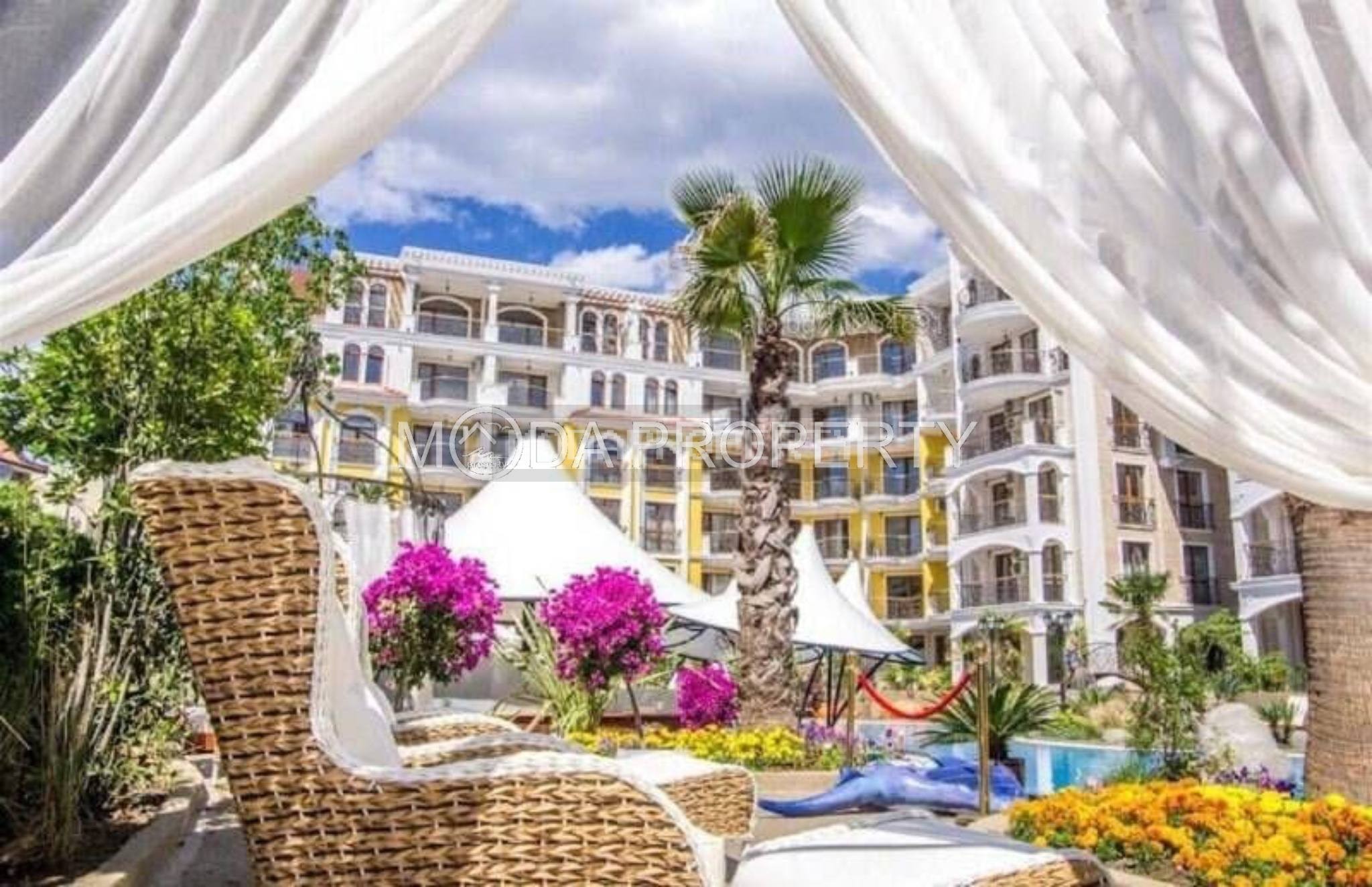 Двустаен апартамент край морето с целогодишен басейн и SPA в Слънчев бряг